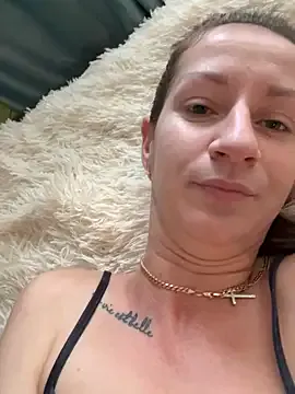 ladylorreign – webcam model profile photo Image 16