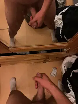 millemimi – webcam model profile photo Image 6