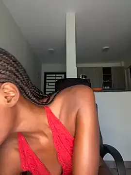 Linnea – webcam model profile photo Image 15