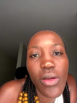 Linnea – webcam model profile photo Image 6