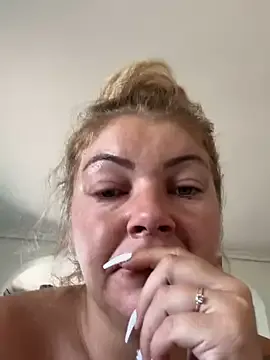 sunsets – webcam model profile photo Image 12