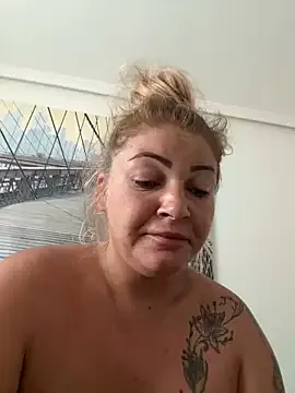 sunsets – webcam model profile photo Image 9