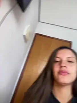 Hannahoff – webcam model profile photo Image 2