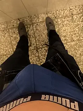 sigmasian – webcam model profile photo Image 2