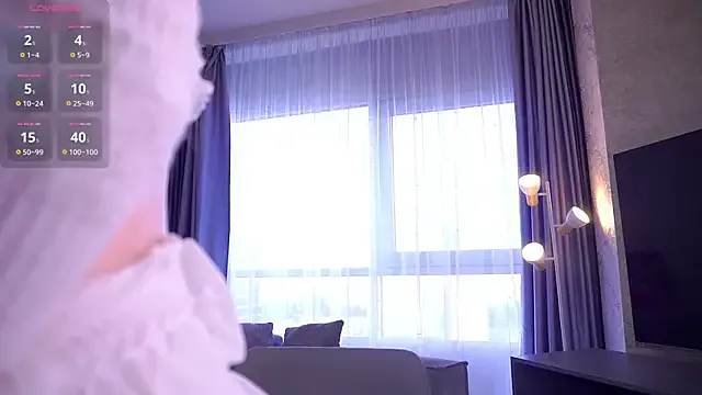 Linnea – webcam model profile photo Image 3