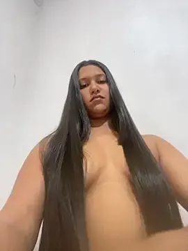 Taanni – webcam model profile photo Image 3