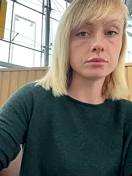 -MiaSweet- – webcam model profile photo Image 17