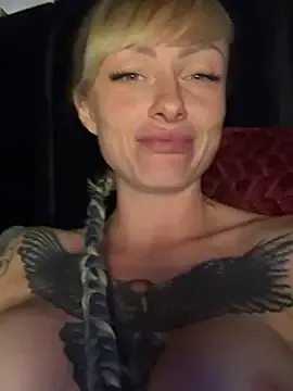 -MiaSweet- – webcam model profile photo Image 2