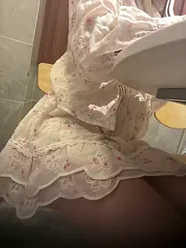 Linnea – webcam model profile photo Image 3