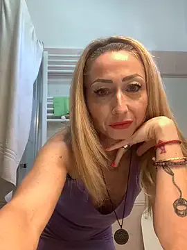 NA-KAREN-V8 – webcam model profile photo Image 12