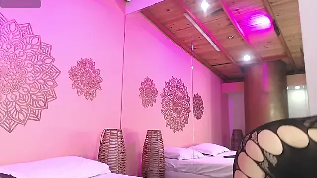 joannelson – webcam model profile photo Image 6