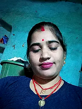 uwuxo – webcam model profile photo Image 2