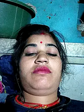 uwuxo – webcam model profile photo Image 3