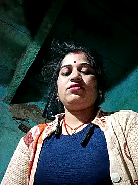 uwuxo – webcam model profile photo Image 4