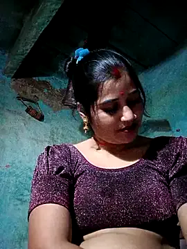 uwuxo – webcam model profile photo Image 8