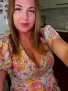 hina_porn – webcam model profile photo Image 12