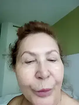 Linnea – webcam model profile photo Image 8