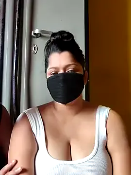 crimsonkitten – webcam model profile photo Image 9