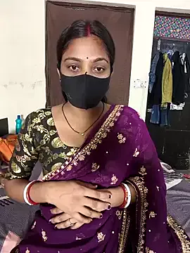 Youlalia – webcam model profile photo Image 2