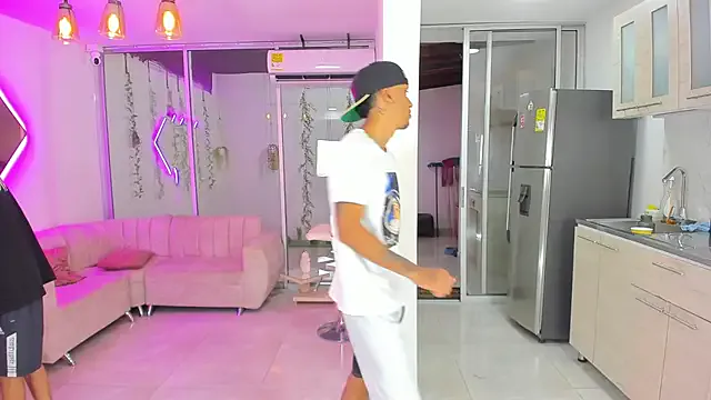 JP_Erotic_LIVE-Camera_ – webcam model profile photo Image 2