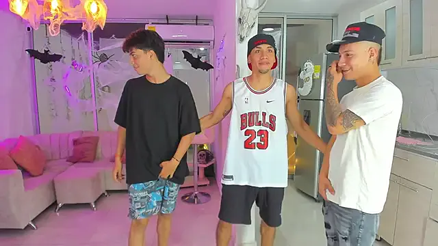 JP_Erotic_LIVE-Camera_ – webcam model profile photo Image 3