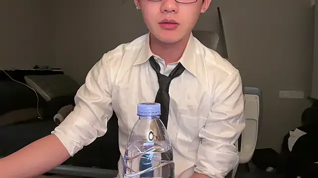 hunkwithglasses – webcam model profile photo Image 16