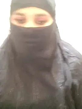 IORio2 – webcam model profile photo Image 3