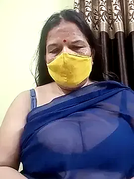 IORio2 – webcam model profile photo Image 15