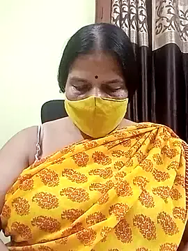 IORio2 – webcam model profile photo Image 18