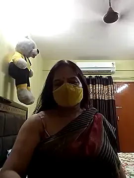 IORio2 – webcam model profile photo Image 5