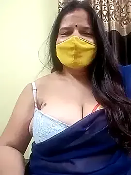 IORio2 – webcam model profile photo Image 7