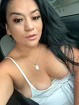 ava_delightt – webcam model profile photo Image 3