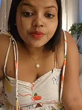 hina_porn – webcam model profile photo Image 3