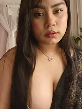 hina_porn – webcam model profile photo Image 4