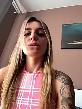 Ninjainia – webcam model profile photo Image 16