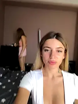 Ninjainia – webcam model profile photo Image 18