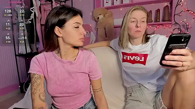 Ninjainia – webcam model profile photo Image 2