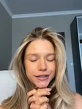 -Miray- – webcam model profile photo Image 3