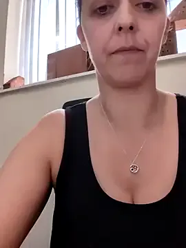 hina_porn – webcam model profile photo Image 3