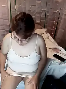 valeria_lewiis – webcam model profile photo Image 11