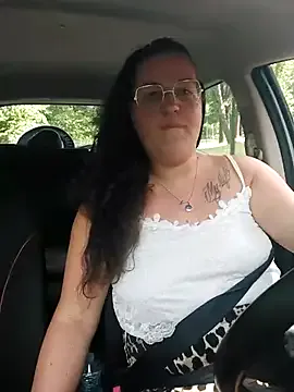 lucretiaburnaugh – webcam model profile photo Image 4