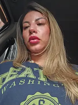 roouse – webcam model profile photo Image 10