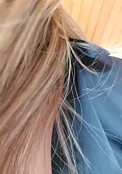 roouse – webcam model profile photo Image 11