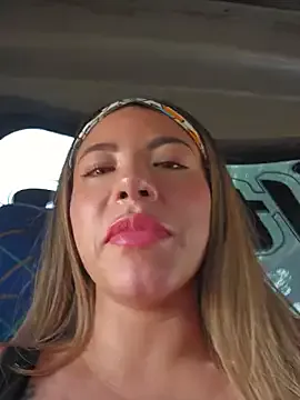 roouse – webcam model profile photo Image 14