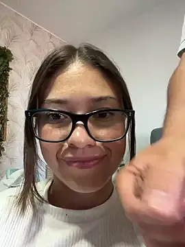 IORio2 – webcam model profile photo Image 5