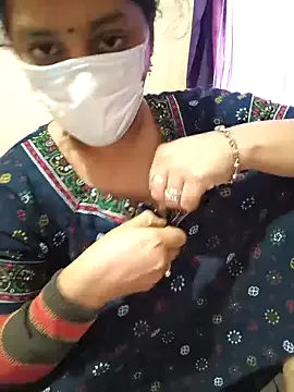 hina_porn – webcam model profile photo Image 17