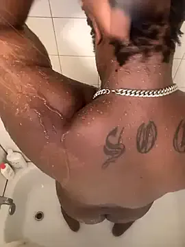 _Abril-Office1 – webcam model profile photo Image 5