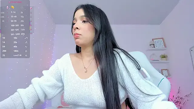 roouse – webcam model profile photo Image 17