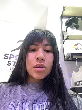 Linnea – webcam model profile photo Image 13