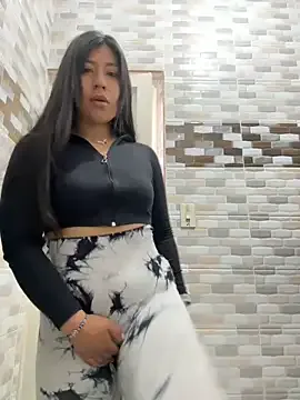 Linnea – webcam model profile photo Image 2